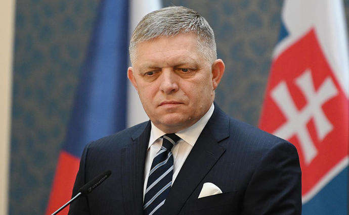 Премьер Словакии Фицо: НАТО и ЕС собираются отправить военных в Украину