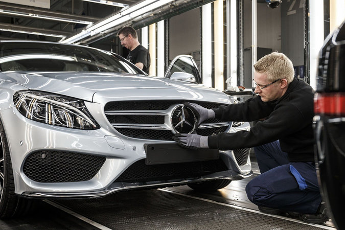 Mercedes-Benz отзывает 250 тысяч авто
