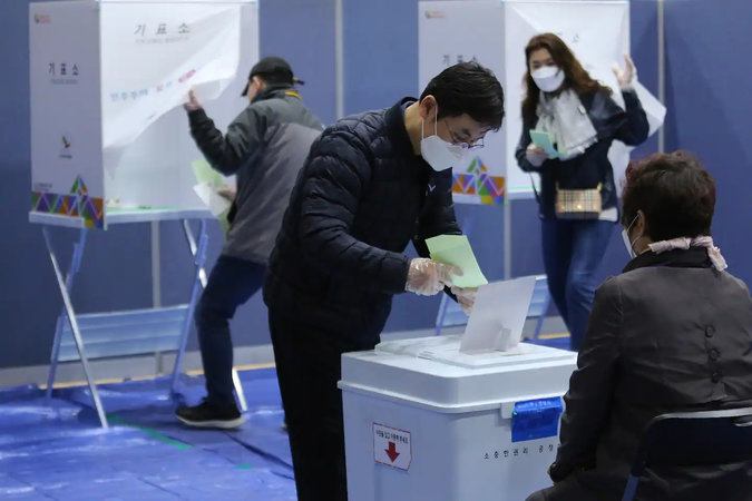 На парламентских выборах в Южной Корее победу одержала оппозиция