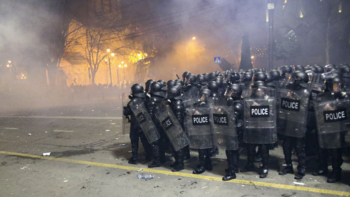 Спецназ в Грузии использовал резиновые пули для разгона митингующих