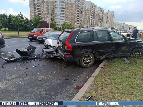 В Минске в ДТП столкнулись 6 автомобилей
