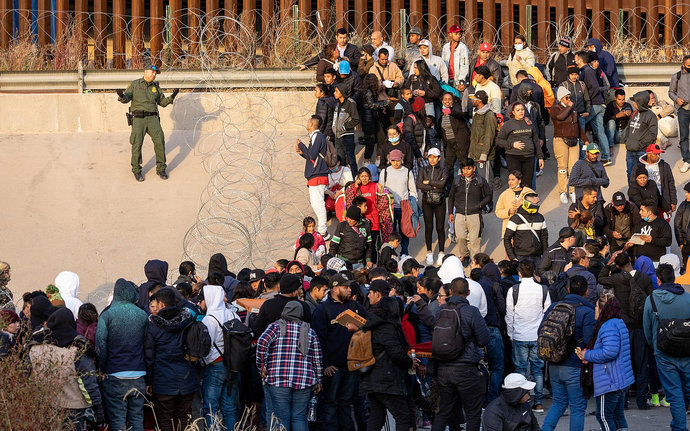 Байден указом запретил предоставлять убежище мигрантам из Мексики