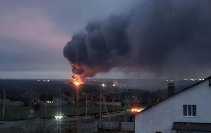 В Белгородской области загорелся склад боеприпасов