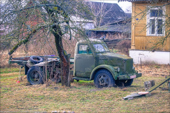 Старый грузовой автомобиль