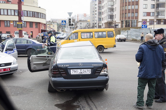 ДТП Мерседес сбил светофор в Гродно