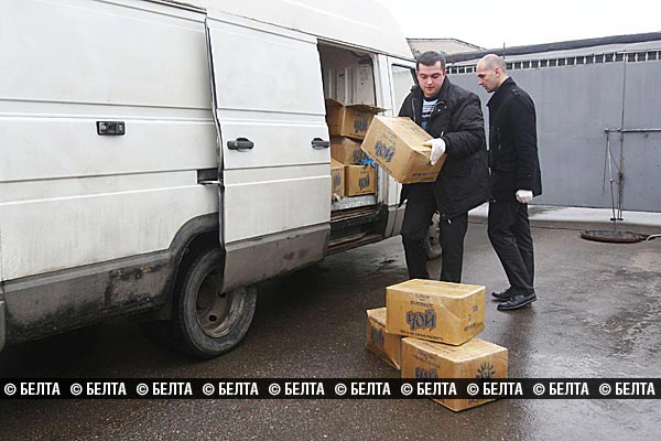 Микроавтобус с более чем 500 кг насвая задержан в Гродно