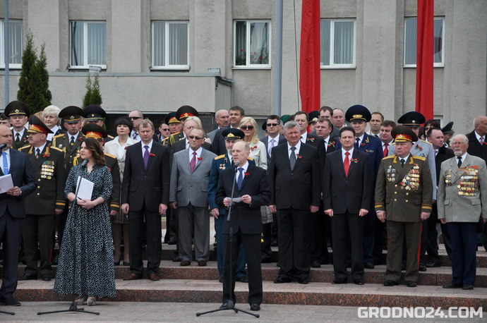 выступает Владимир Кравцов