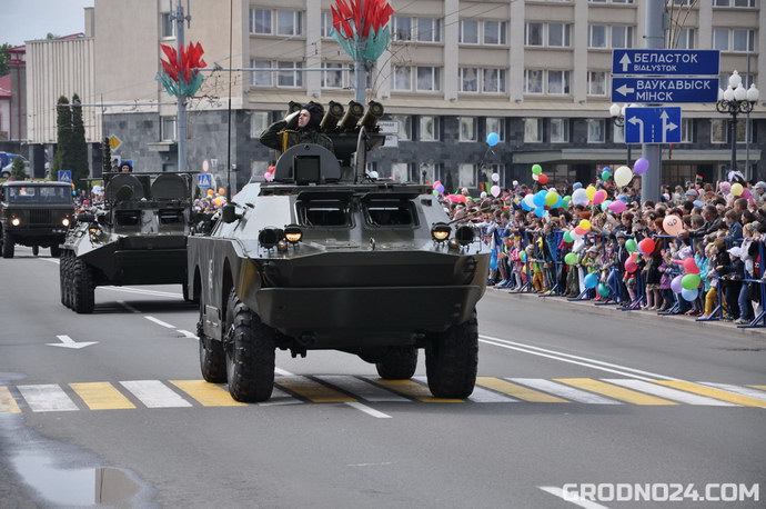 БТР на улице в Гродно