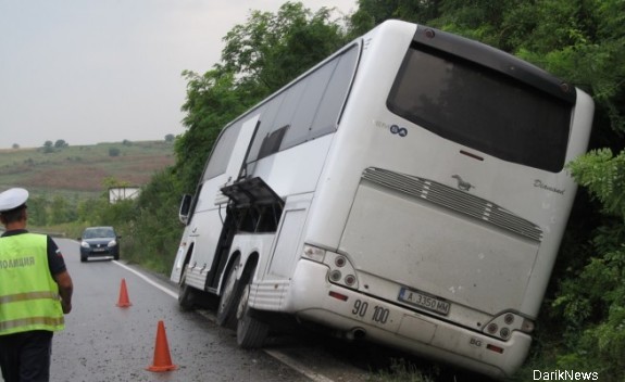 автобус съехал в кювет в Болгарии