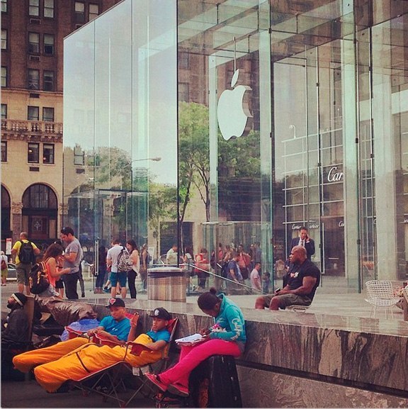 очередь у Apple Store в Нью-Йорке