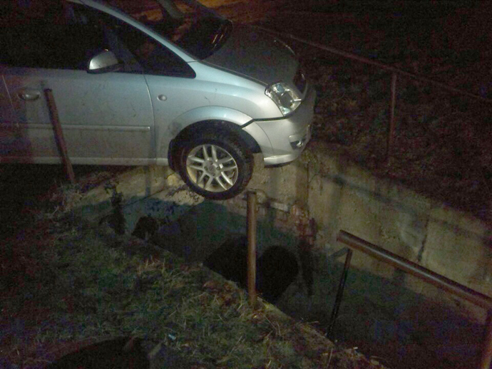 пьяный водитель хотел скрыться от сотрудников ГАИ в коллекторе