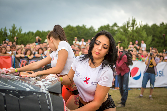эротическая мойка автомобилей на Sunday Autogrodno 2015