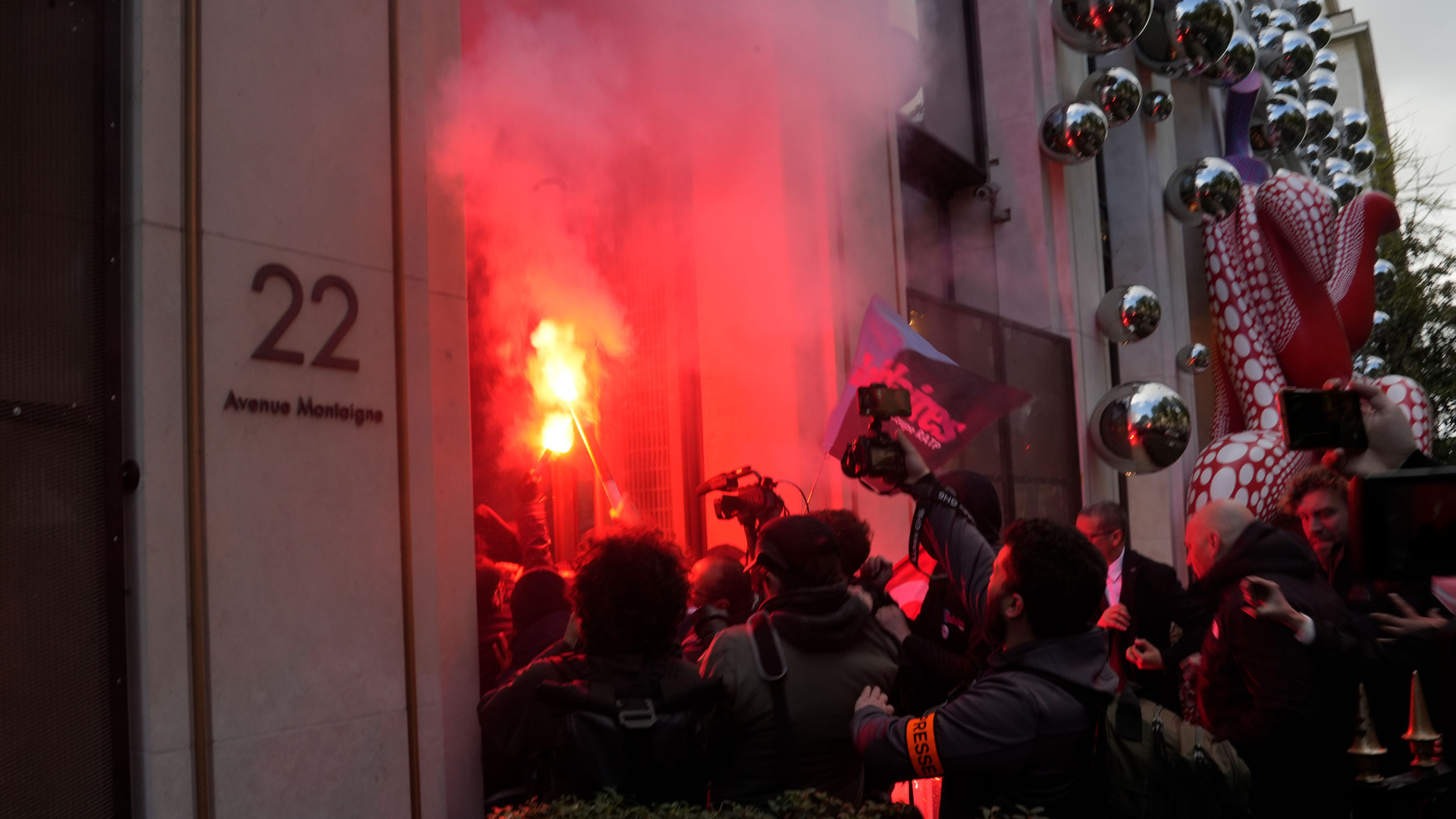 в париже сегодня