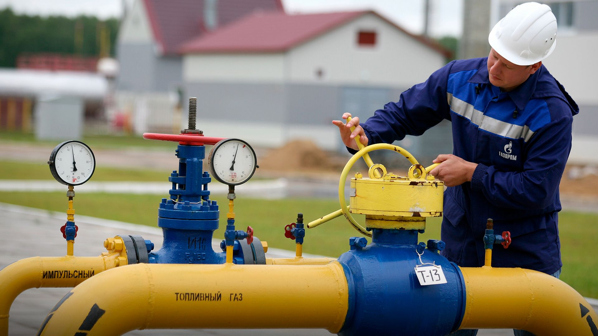 Газ через. ГАЗ, Газпром, Транзит, Украина. Газовая труба. Транзит газа. Газовые сети.