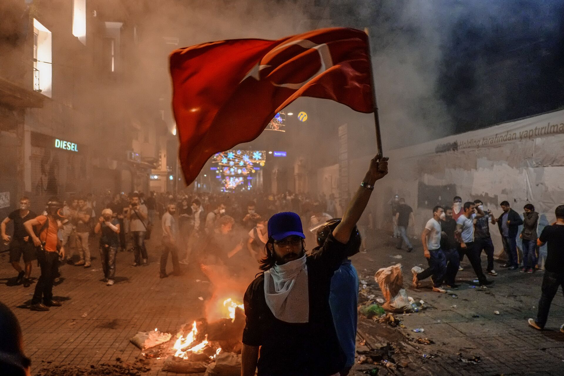 Нападение турции. Турция протестующие. Протесты в Турции. Турки протесты. Террористические атаки Турция.
