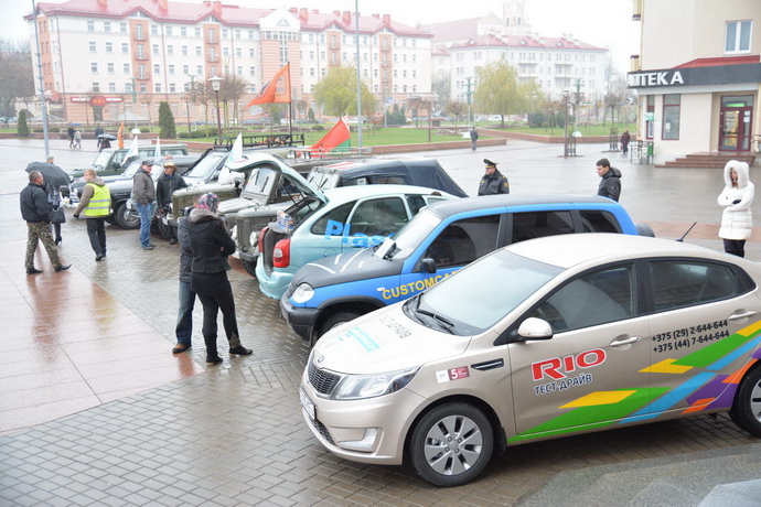 Автомобили на Советской площади в Гродно