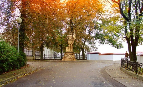 Витовт, стоящий между замками