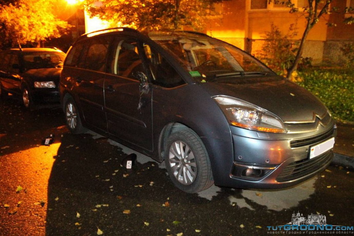 житель Гродно разбил автомобили