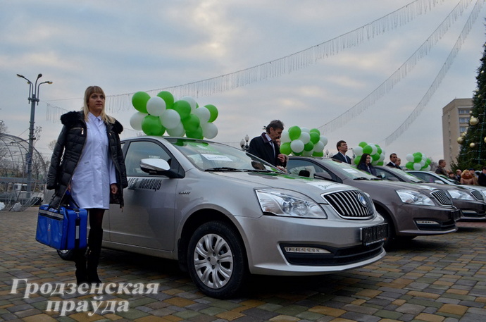 новые автомобили для поликлиники
