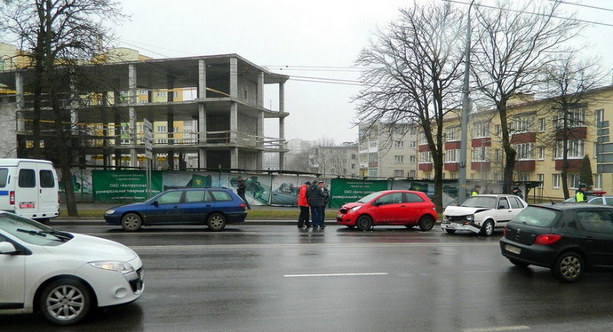 авария на проспекте Космонавтов с участием пьяного водителя