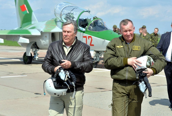 Самолет Як-130 переданы в Лиду