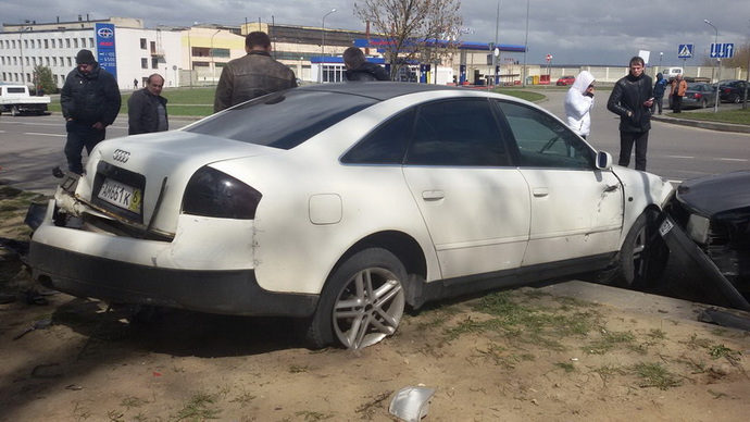 ДТП в Волковыске автомобиль протаранил три автомобиля