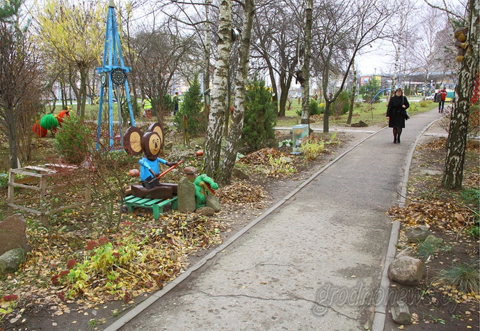 разгромили детскую площадку в Гродно