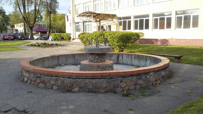 Старые и неработающие фонтаны в Гродно