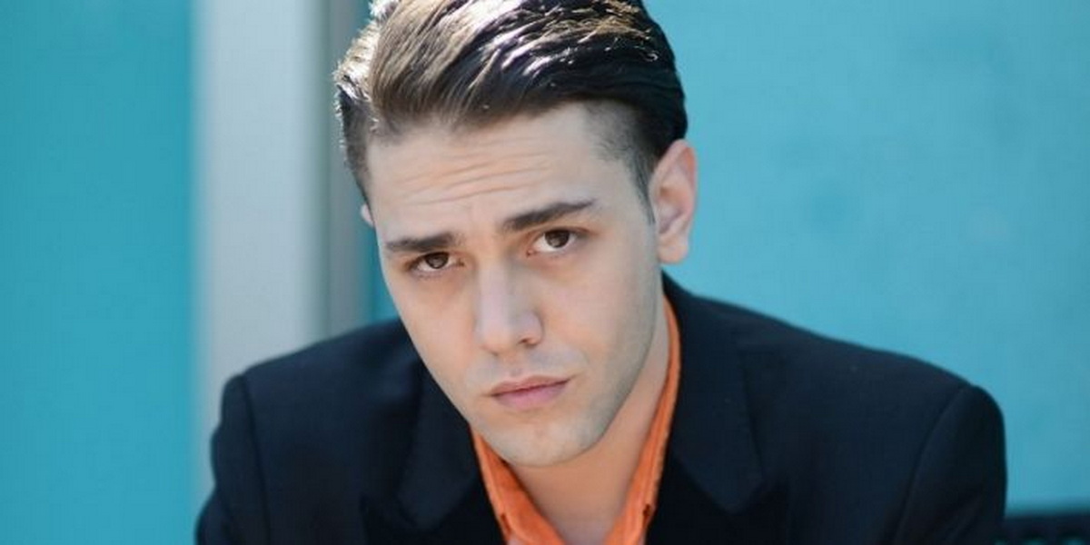 актер гей