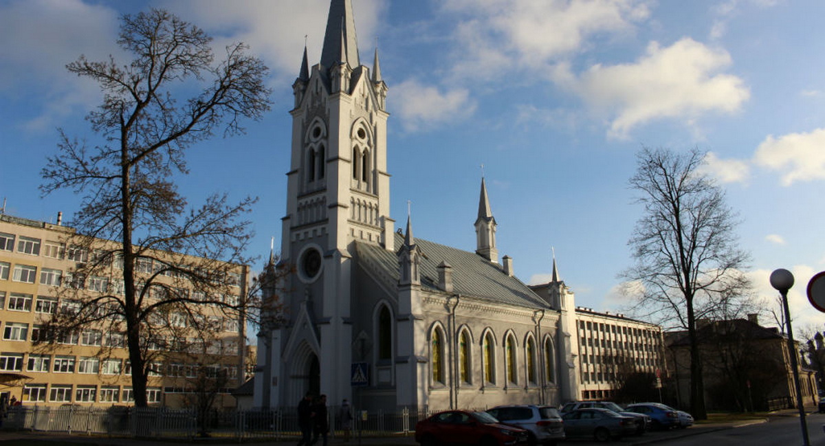 Старинные часы для единственной в Беларуси кирхи скоро приедут в Гродно