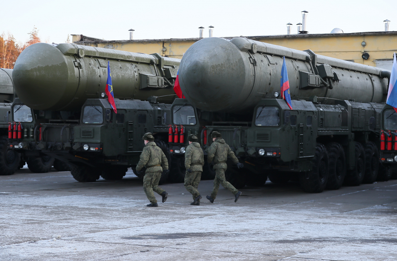 Russian nuclear. Ярс баллистическая ракета. Ракета Сармат и Ярс. Ярс ракетный комплекс. Межконтинентальная ракета Ярс.