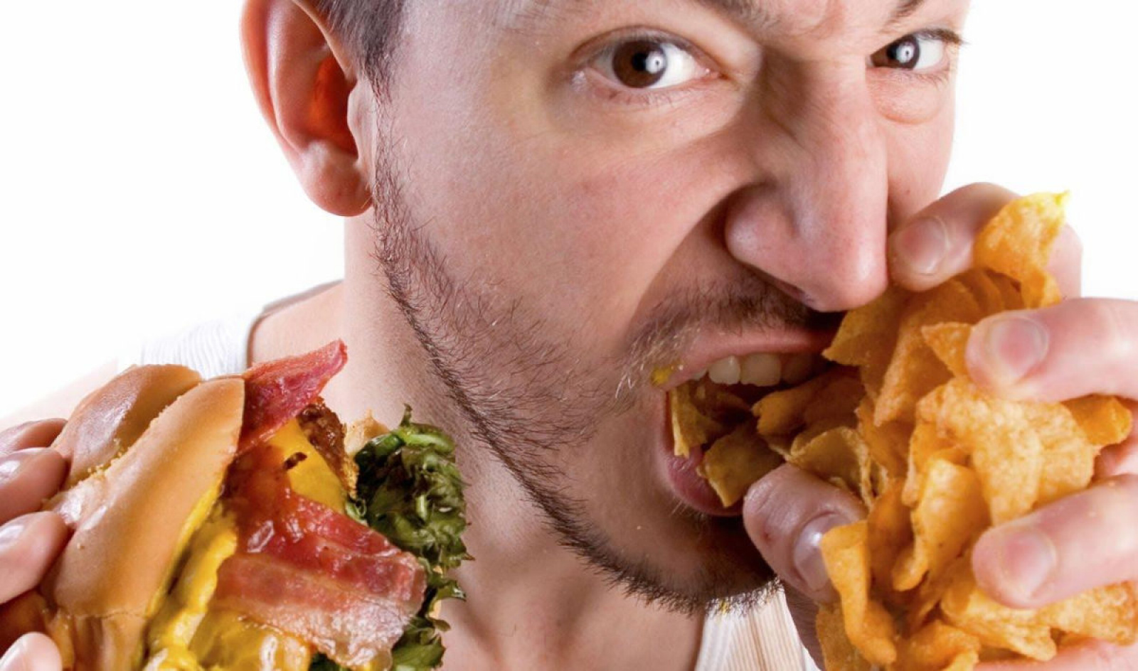 Стресс жиры. Человек с едой. Вредная еда для человека. Человек кушает. Поедание пищи.