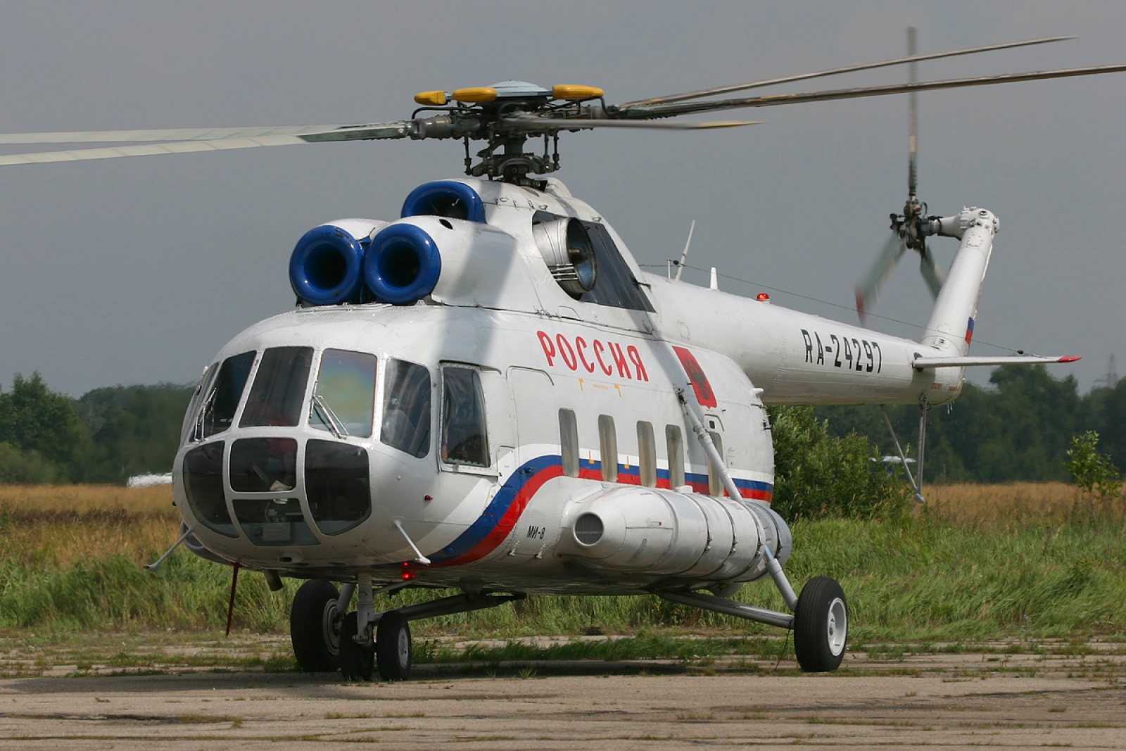 Ми восемь. Ми-8 вертолёт. Ми-8 вертолёт Гражданский. Вертолет ми 8 МТВ. Вертолет ми8 белый.