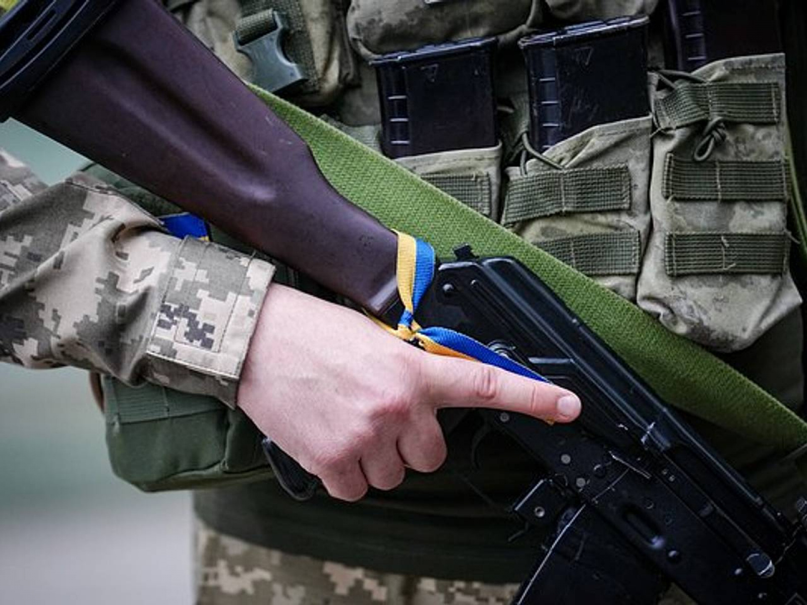 Стороны всу. Вооружение украинских солдат. Военнослужащие ВСУ. Поставки оружия на Украину. ВСУ Украины.