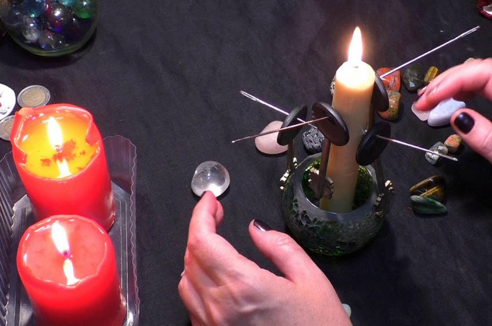 Свеча на открытие дорог. Магические свечи. Приворот свечи. Магический ритуал. Свечи для обряда.