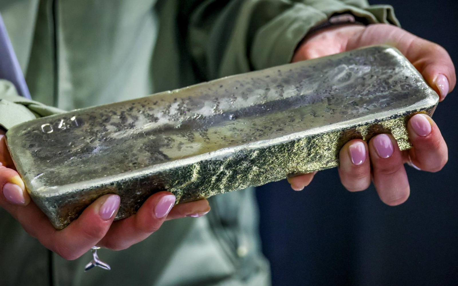 Слиток серебра / Источник: rbc.ru