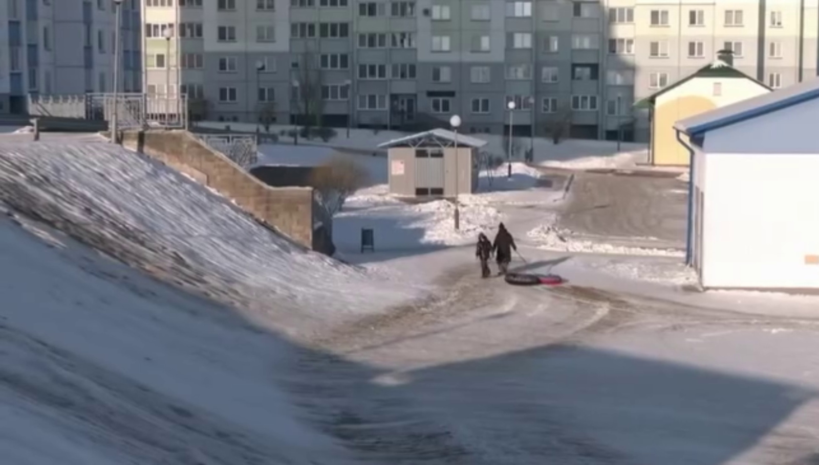 Засыпали горку песком / Источник: threads.com/@grodnoplus