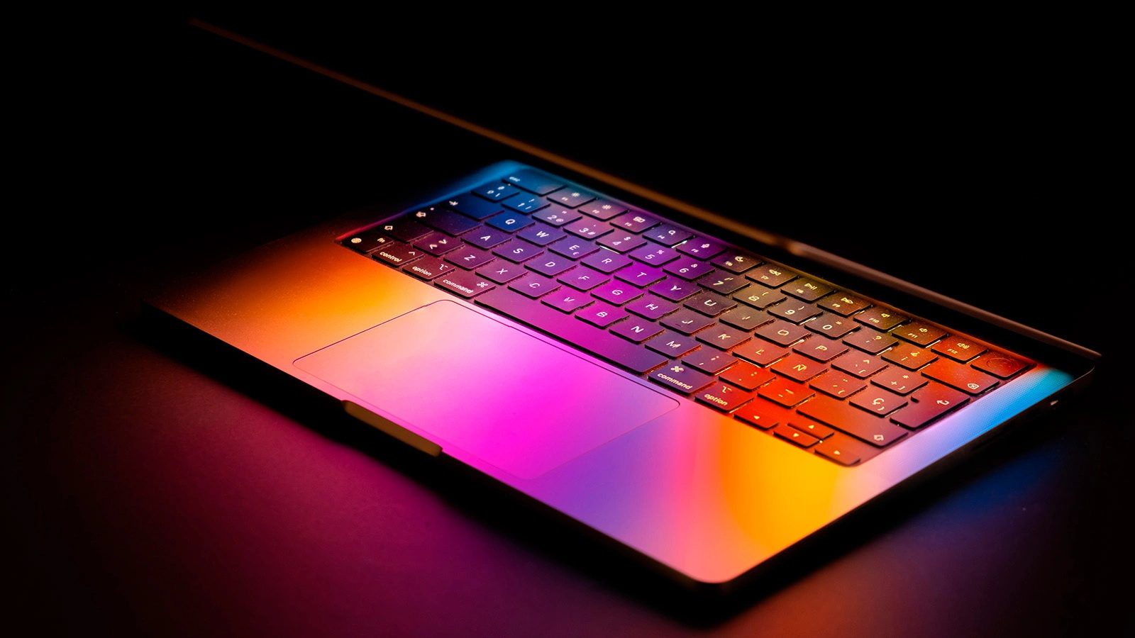 Apple готовит бюджетный MacBook