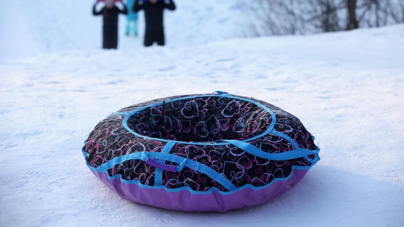 Катание на тюбинге