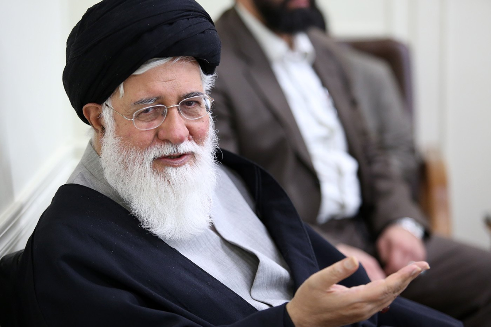 Член Совета экспертов, отвечающего за избрание руководителя государства, Ахмад Аламолхода