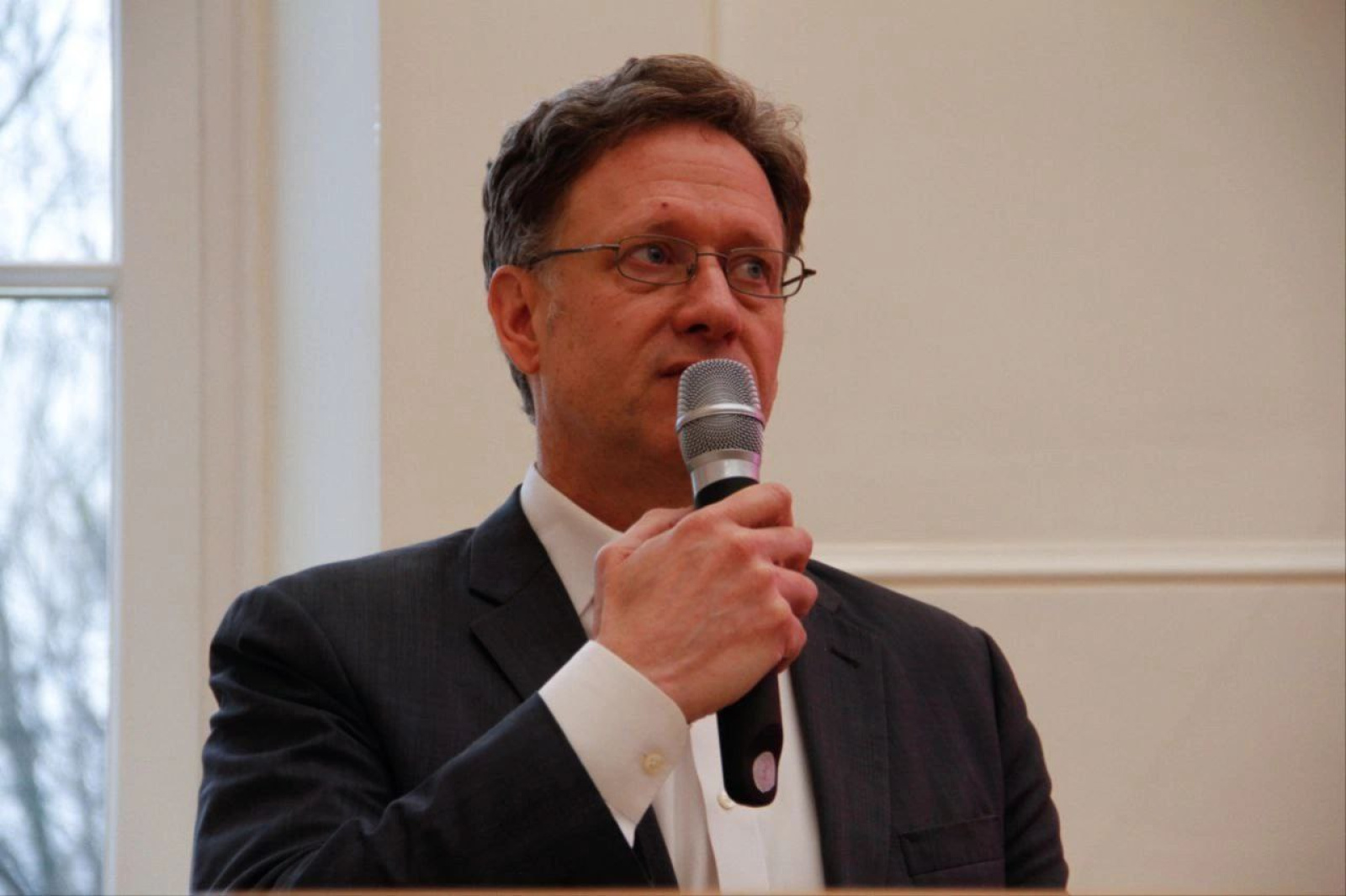 Американский журналист Джон Вароли