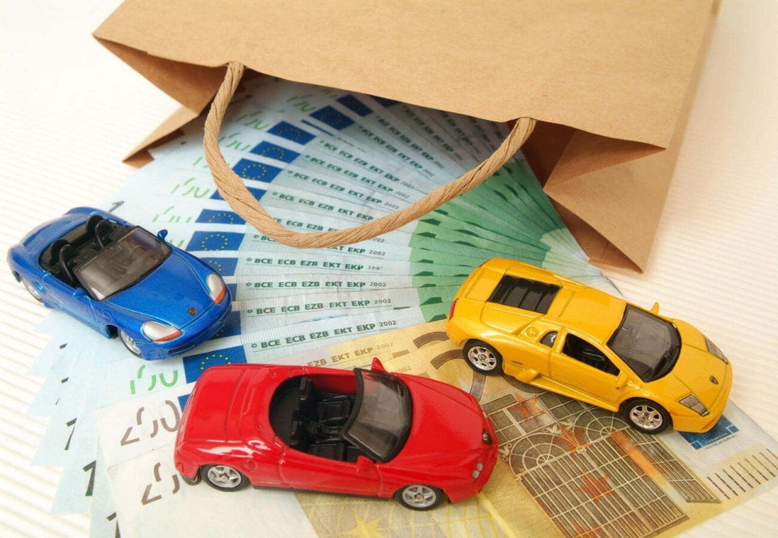 Купить автомобиль из ОАЭ