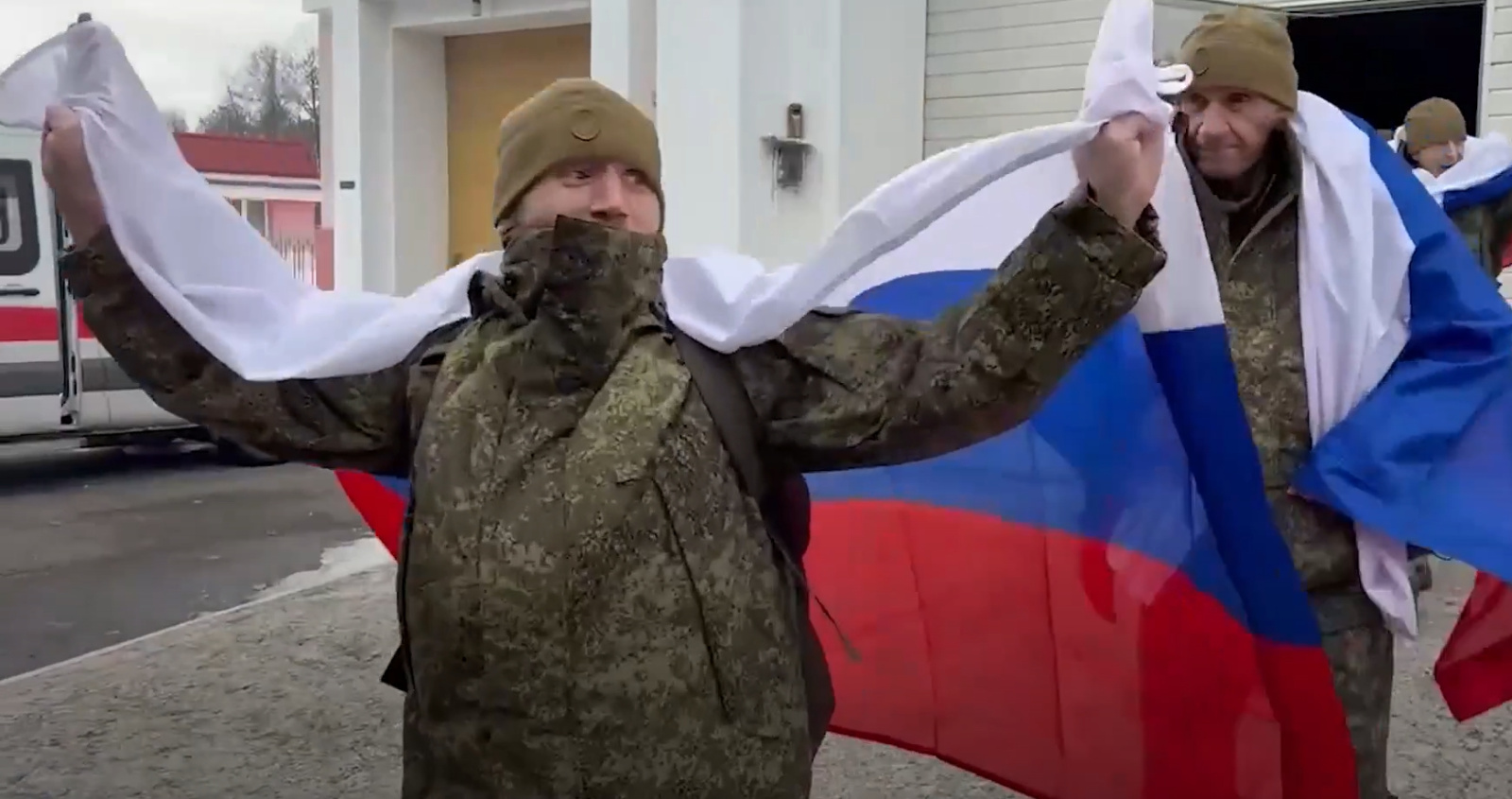 Российские военнопленные вернулись домой