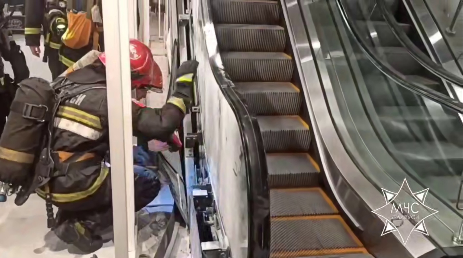 Возгорание эскалатора в Dana Mall / Источник: МЧС Беларуси