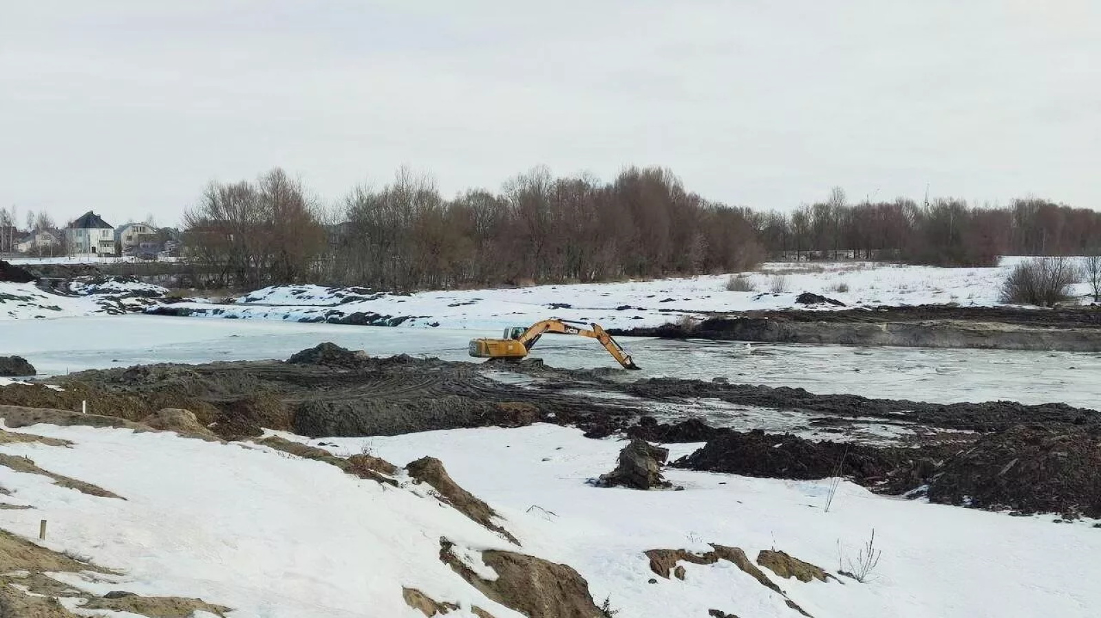 Строительство дамбы в Гомельском районе / Источник: sputnik.by