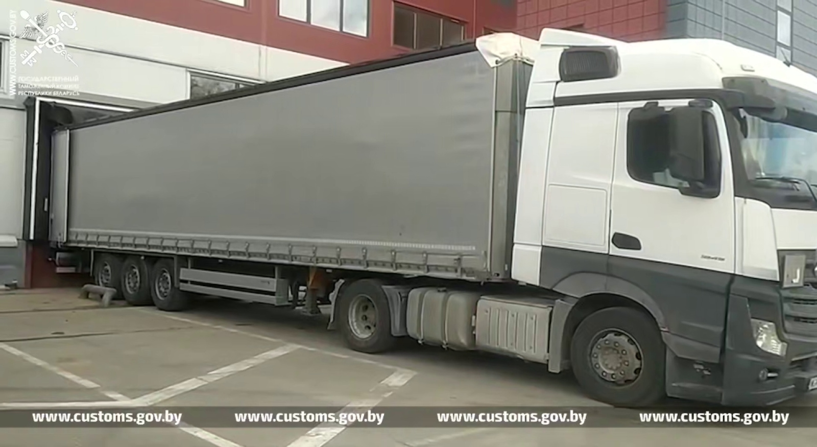 Таможенники пресекли попытку ввоза крупной партии наркотиков