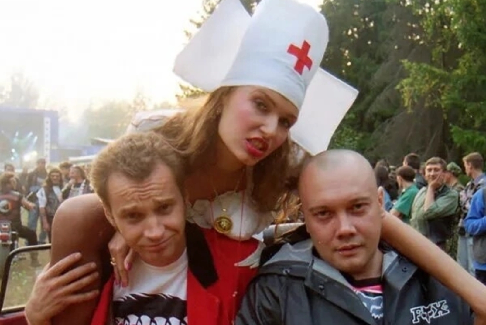 Эвелина Бледенс вместе с Владимиров Комаровым (справа) и Георгием Делиевым (слева)