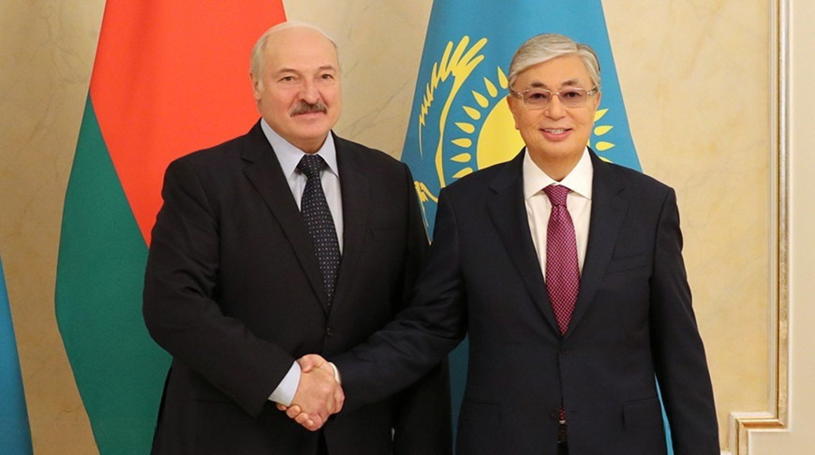 Президенты Беларуси и Казахстана Александр Лукашенко и Касым-Жомарт Токаев