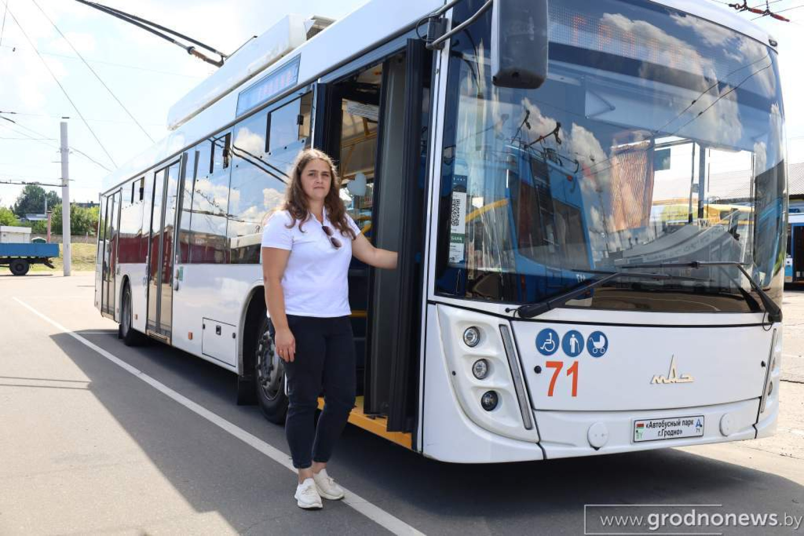 Наталья за рулем троллейбуса в Гродно