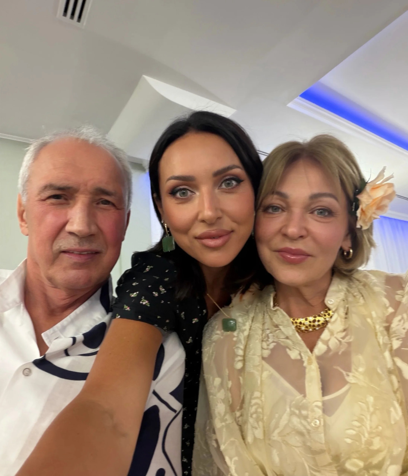 Алсу с родителями в Башкирии
